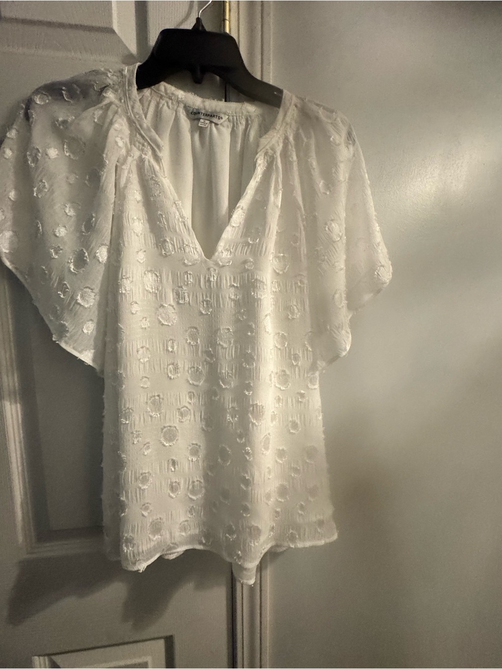 Counterparts White Textured V-Neck Flutter-Sleeve Blouse